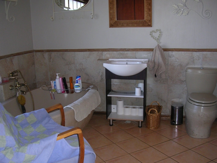  Bedroom Property for Sale in Vaaloewer Gauteng