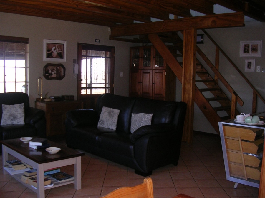  Bedroom Property for Sale in Vaaloewer Gauteng