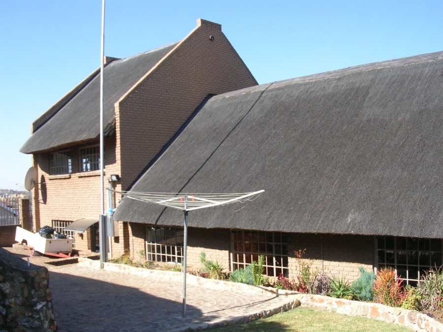  Bedroom Property for Sale in Vaaloewer Gauteng