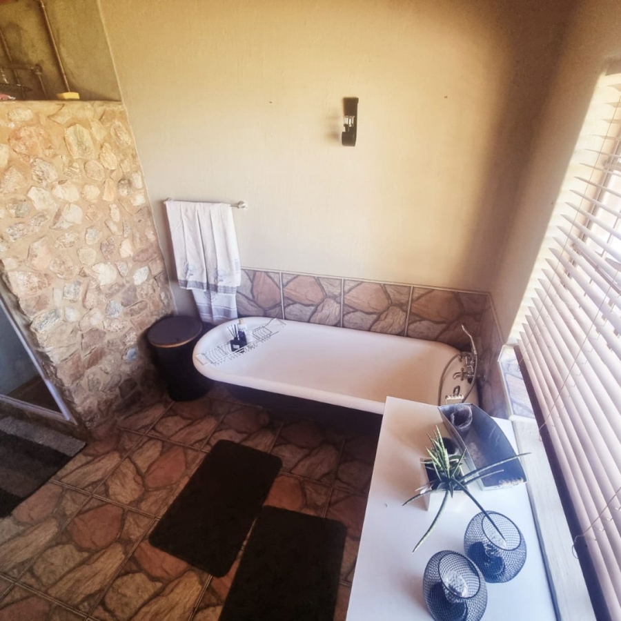  Bedroom Property for Sale in Vaaloewer Gauteng