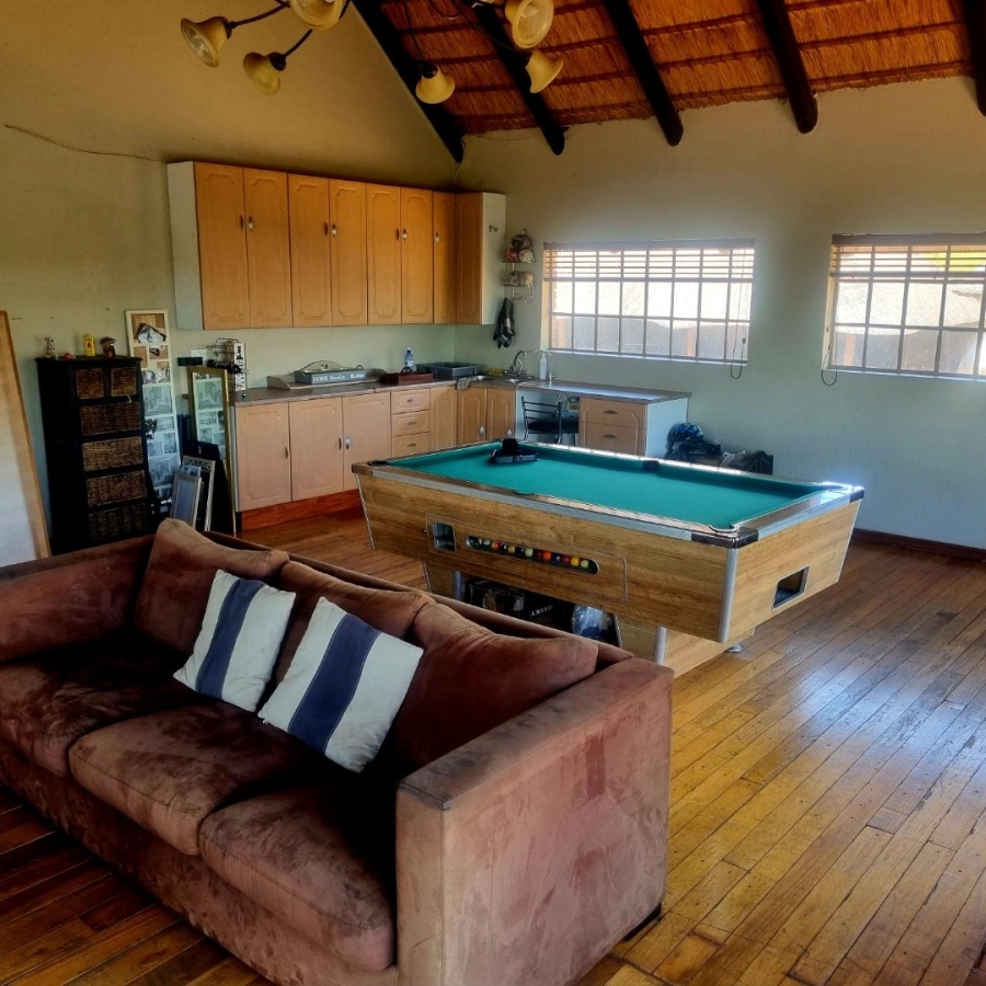  Bedroom Property for Sale in Vaaloewer Gauteng
