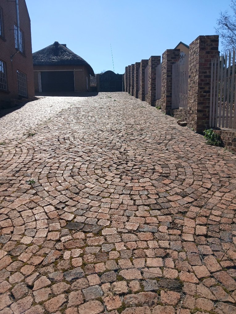  Bedroom Property for Sale in Vaaloewer Gauteng