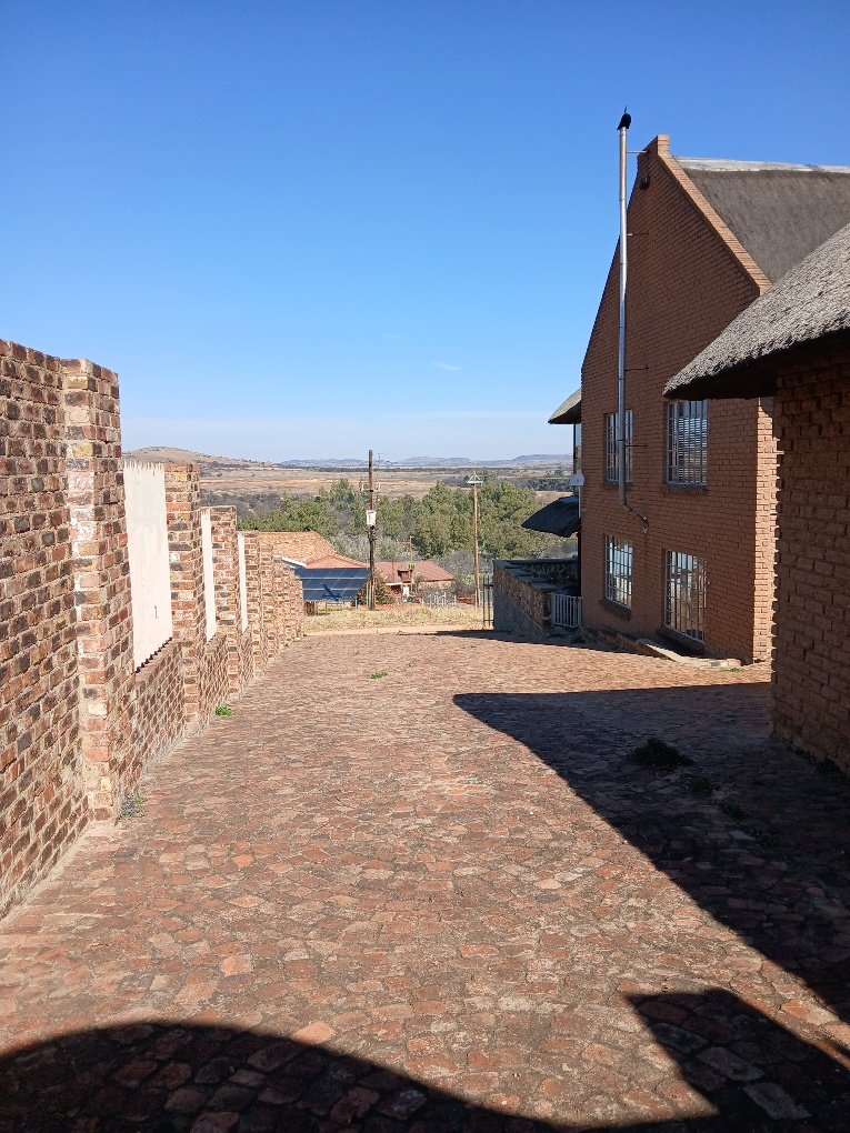  Bedroom Property for Sale in Vaaloewer Gauteng