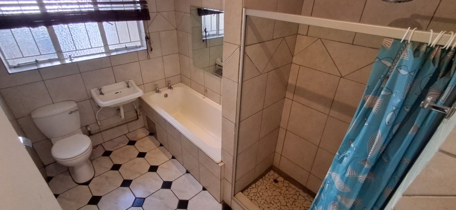 6 Bedroom Property for Sale in Wonderboom Gauteng