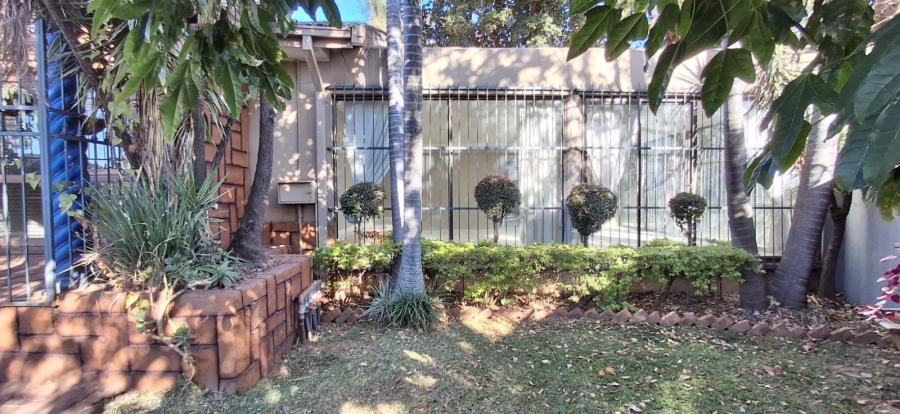 6 Bedroom Property for Sale in Wonderboom Gauteng