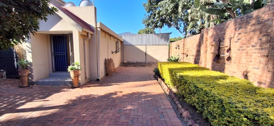 6 Bedroom Property for Sale in Wonderboom Gauteng