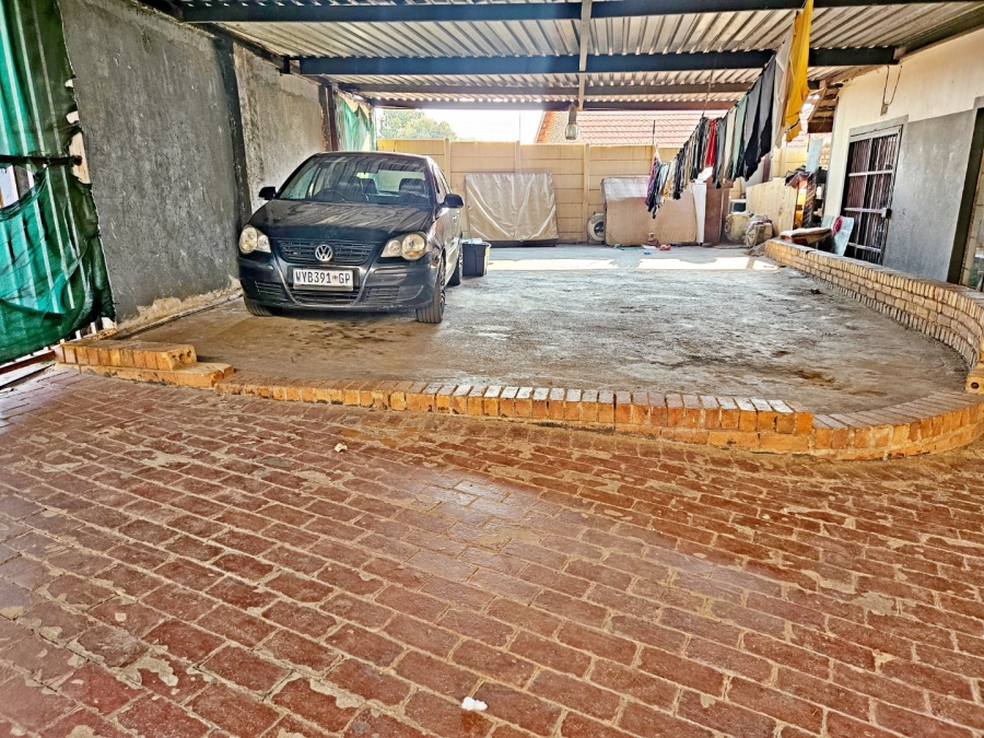 3 Bedroom Property for Sale in Birchleigh North Gauteng