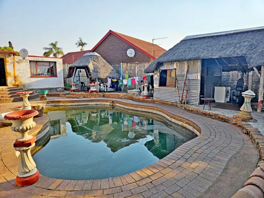 3 Bedroom Property for Sale in Birchleigh North Gauteng