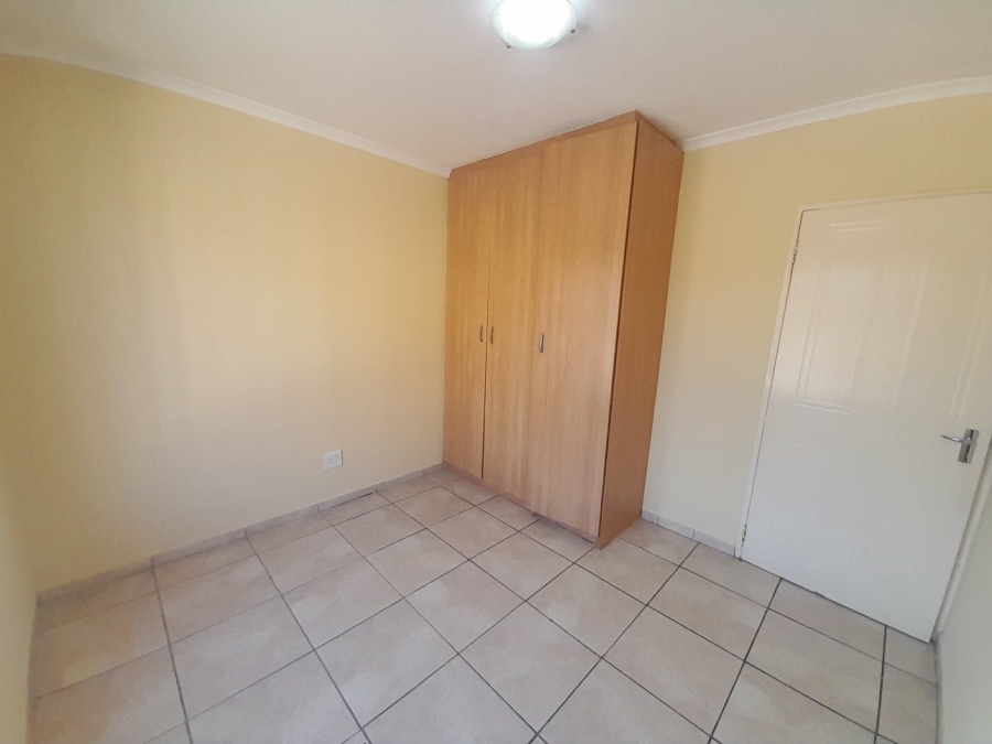 To Let 2 Bedroom Property for Rent in Meredale Gauteng