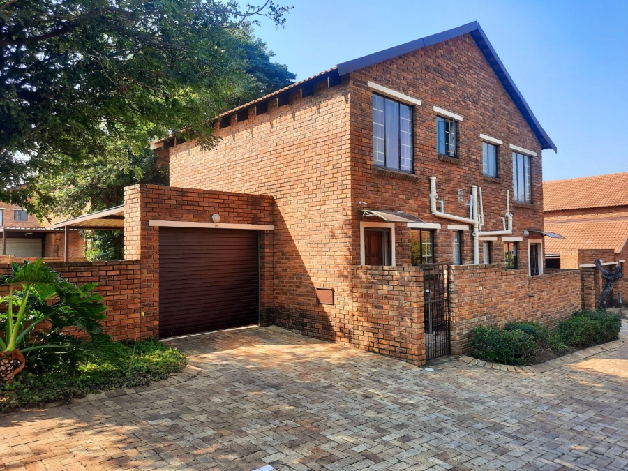 2 Bedroom Property for Sale in Wilgeheuwel Gauteng