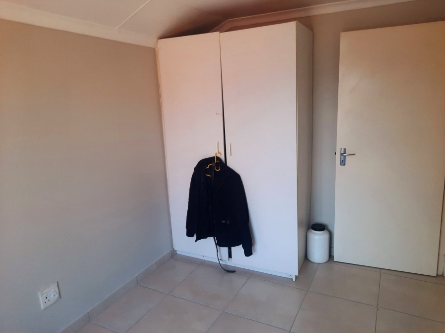 2 Bedroom Property for Sale in Wilgeheuwel Gauteng