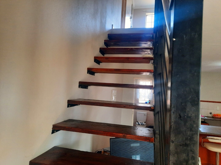 2 Bedroom Property for Sale in Wilgeheuwel Gauteng
