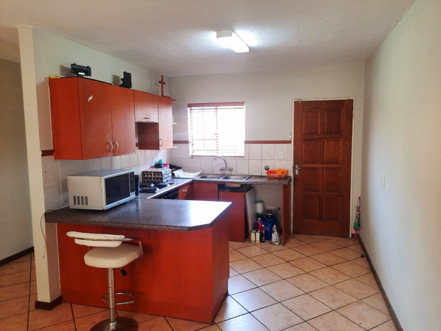 2 Bedroom Property for Sale in Wilgeheuwel Gauteng