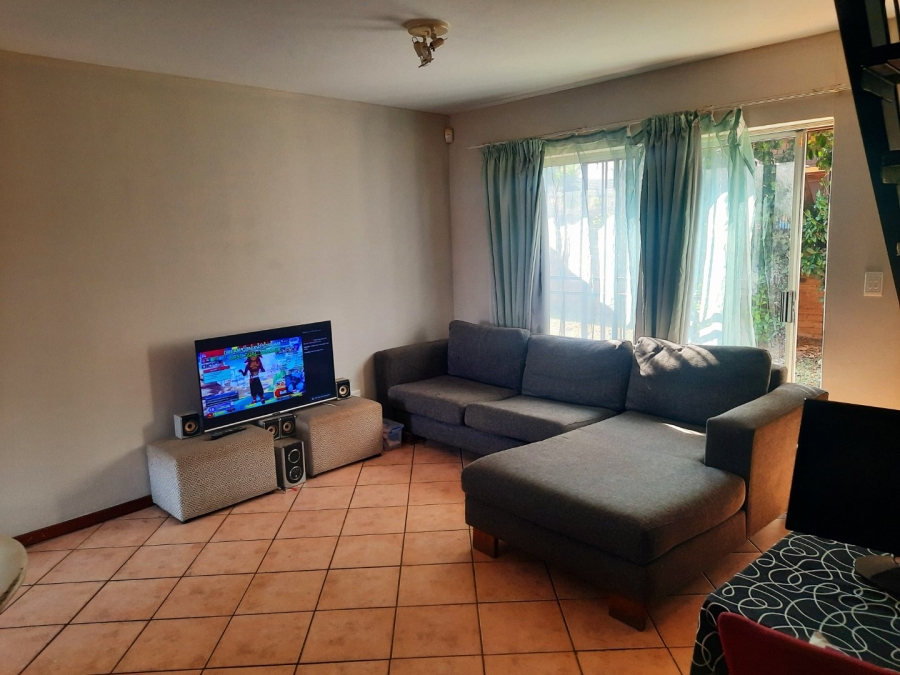 2 Bedroom Property for Sale in Wilgeheuwel Gauteng