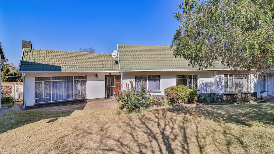 3 Bedroom Property for Sale in Mondeor Gauteng