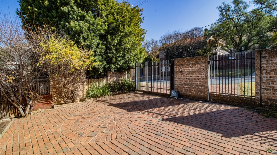 3 Bedroom Property for Sale in Mondeor Gauteng
