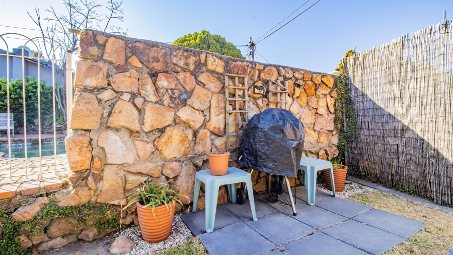 3 Bedroom Property for Sale in Mondeor Gauteng