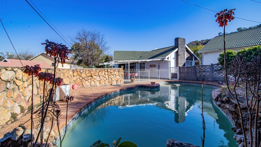 3 Bedroom Property for Sale in Mondeor Gauteng