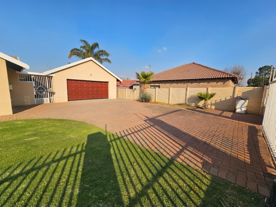 3 Bedroom Property for Sale in Heuweloord Gauteng