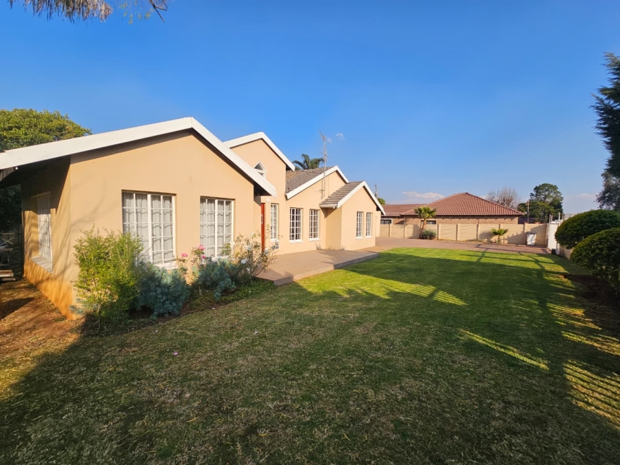 3 Bedroom Property for Sale in Heuweloord Gauteng