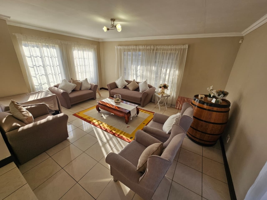 3 Bedroom Property for Sale in Heuweloord Gauteng