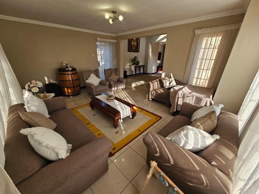3 Bedroom Property for Sale in Heuweloord Gauteng