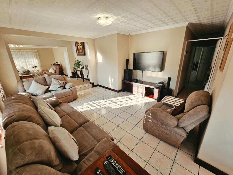 3 Bedroom Property for Sale in Heuweloord Gauteng