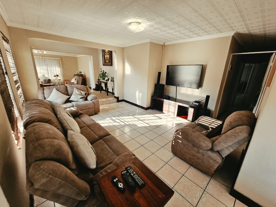 3 Bedroom Property for Sale in Heuweloord Gauteng