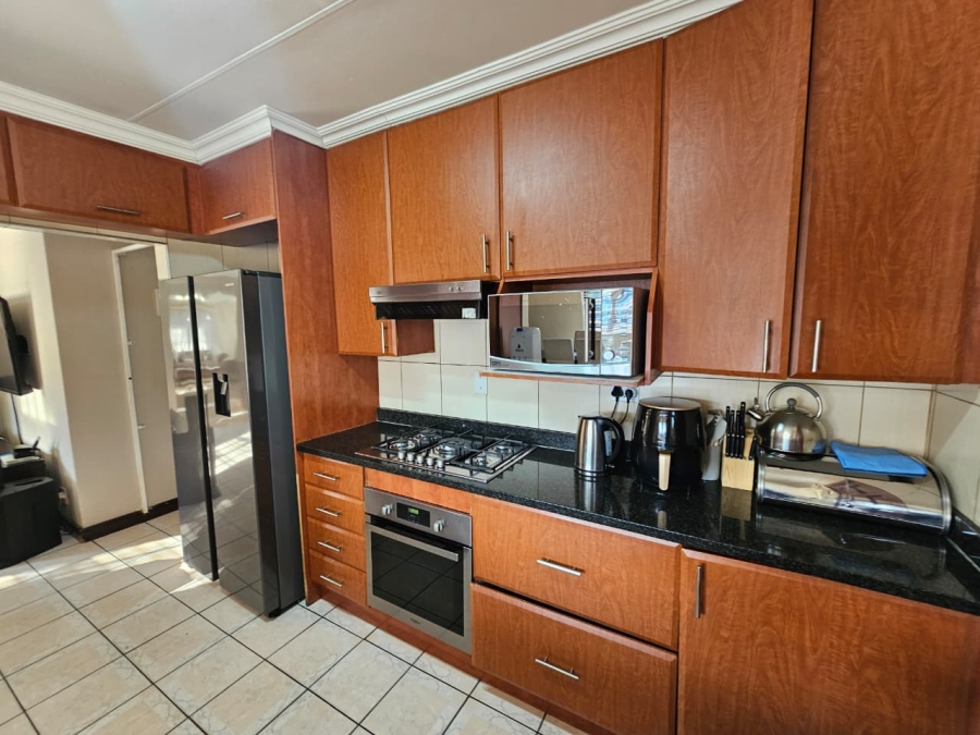 3 Bedroom Property for Sale in Heuweloord Gauteng