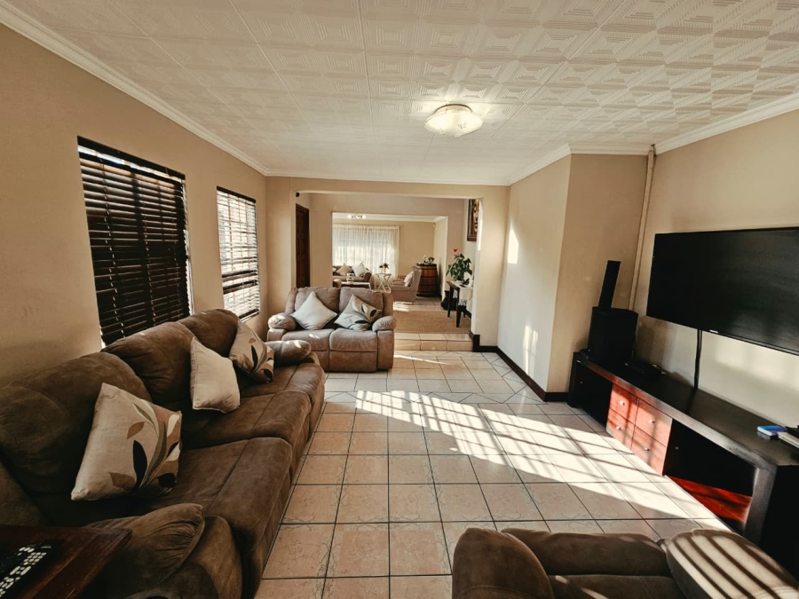 3 Bedroom Property for Sale in Heuweloord Gauteng