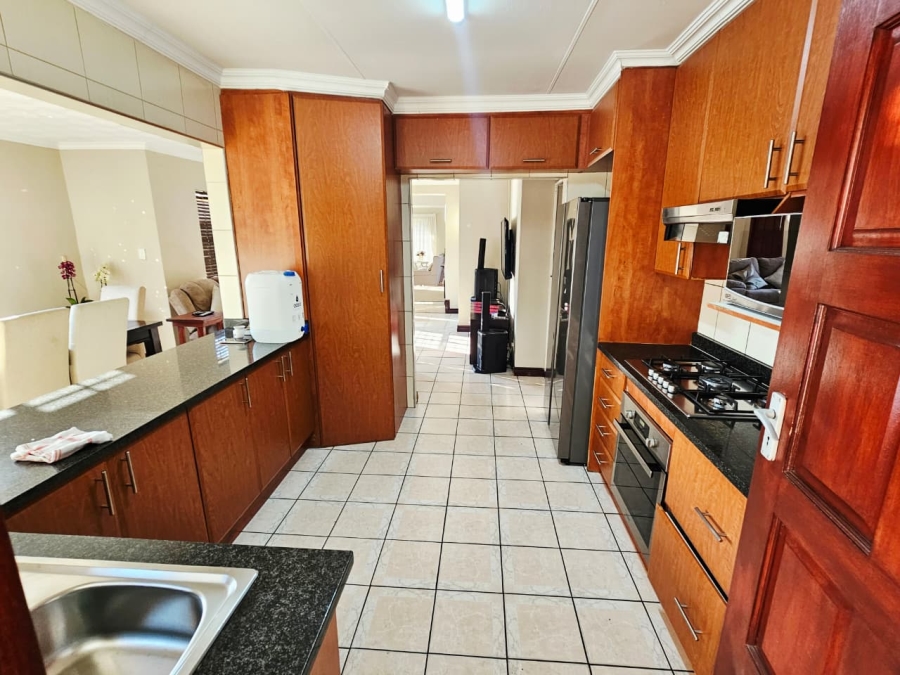 3 Bedroom Property for Sale in Heuweloord Gauteng