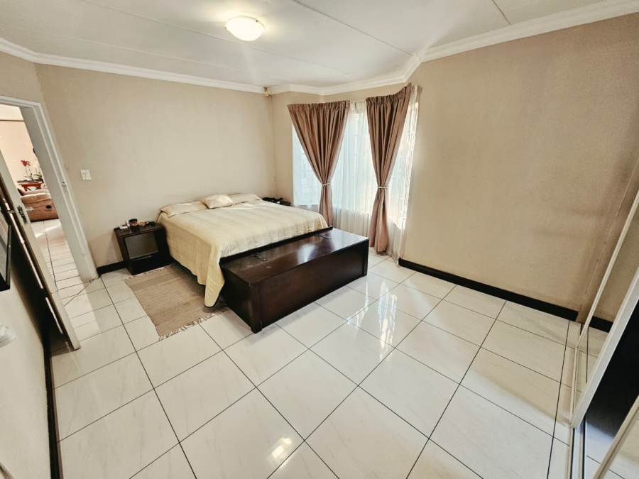 3 Bedroom Property for Sale in Heuweloord Gauteng