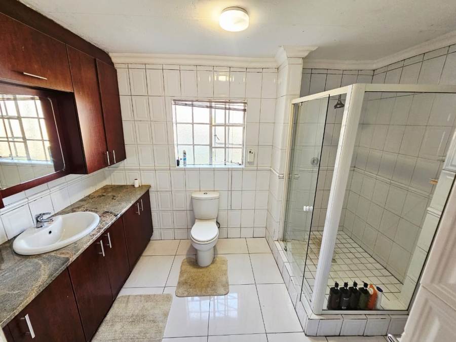 3 Bedroom Property for Sale in Heuweloord Gauteng