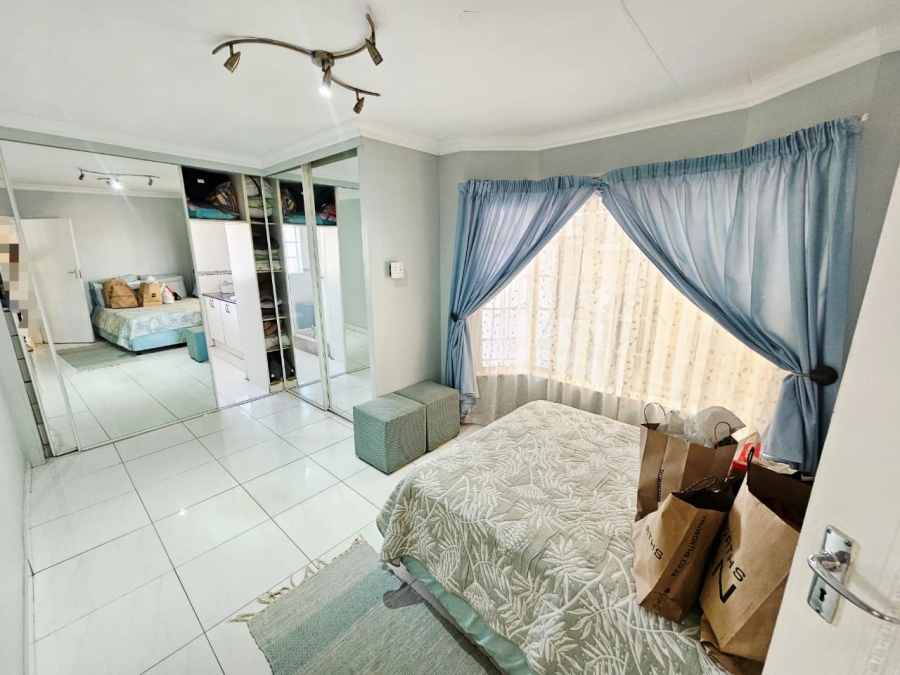 3 Bedroom Property for Sale in Heuweloord Gauteng