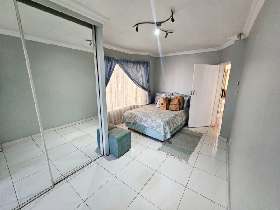 3 Bedroom Property for Sale in Heuweloord Gauteng