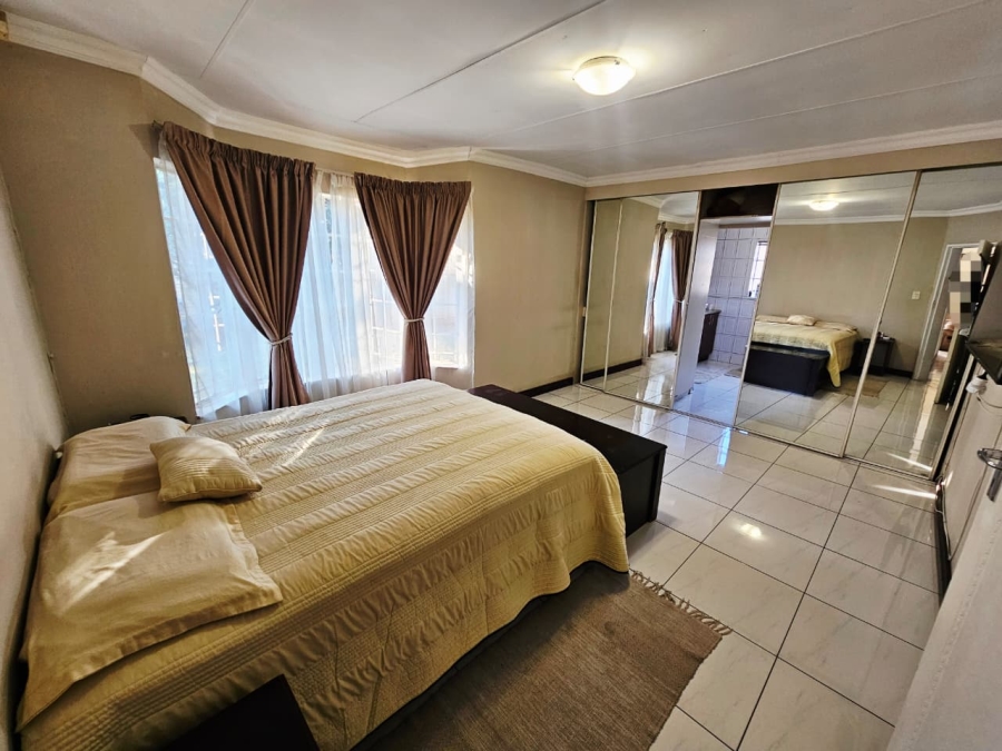 3 Bedroom Property for Sale in Heuweloord Gauteng
