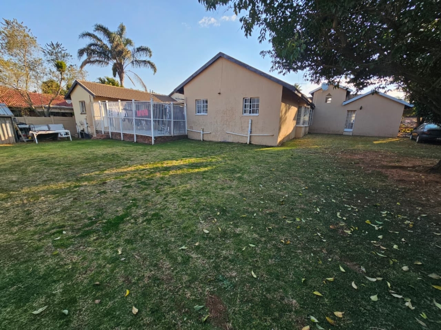 3 Bedroom Property for Sale in Heuweloord Gauteng