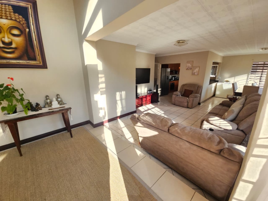 3 Bedroom Property for Sale in Heuweloord Gauteng