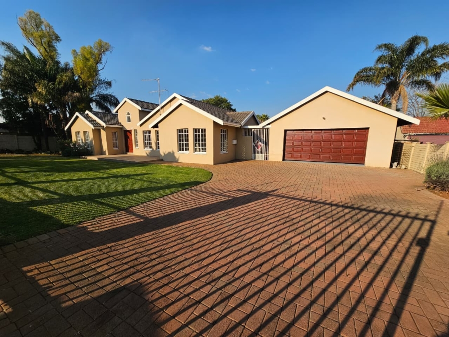 3 Bedroom Property for Sale in Heuweloord Gauteng