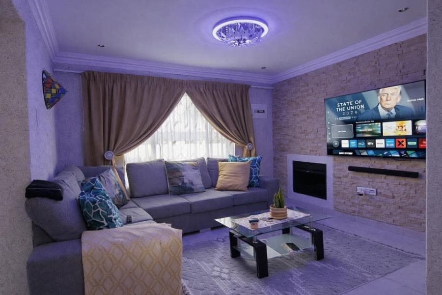 To Let 4 Bedroom Property for Rent in Amandasig Gauteng
