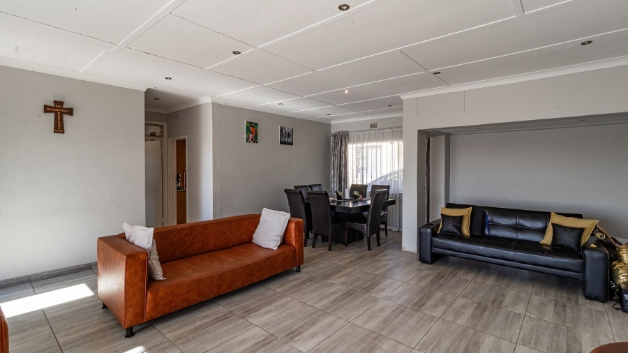 3 Bedroom Property for Sale in Robertsham Gauteng