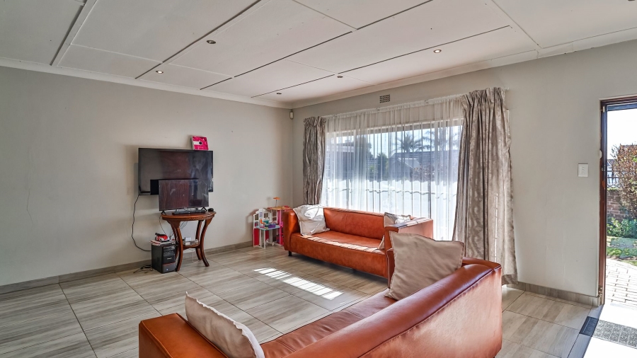 3 Bedroom Property for Sale in Robertsham Gauteng