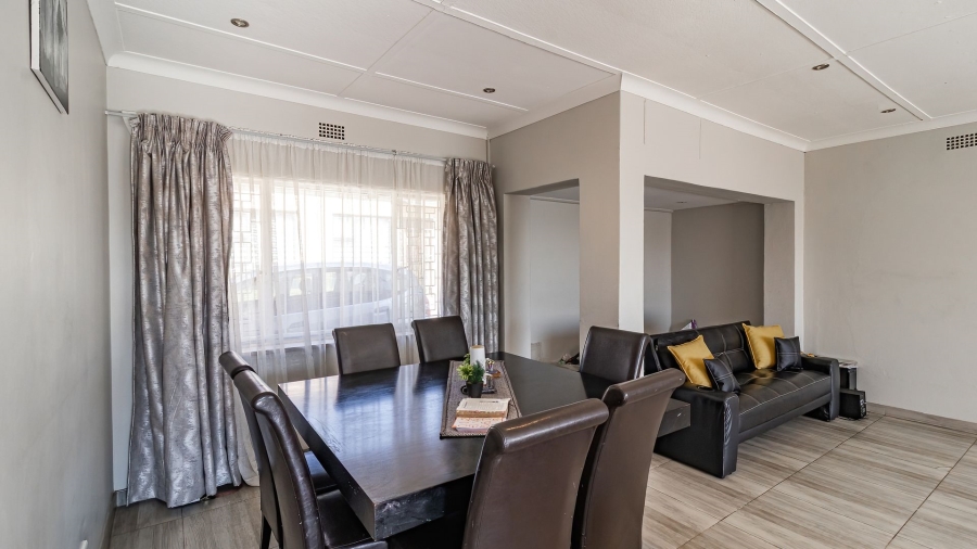 3 Bedroom Property for Sale in Robertsham Gauteng