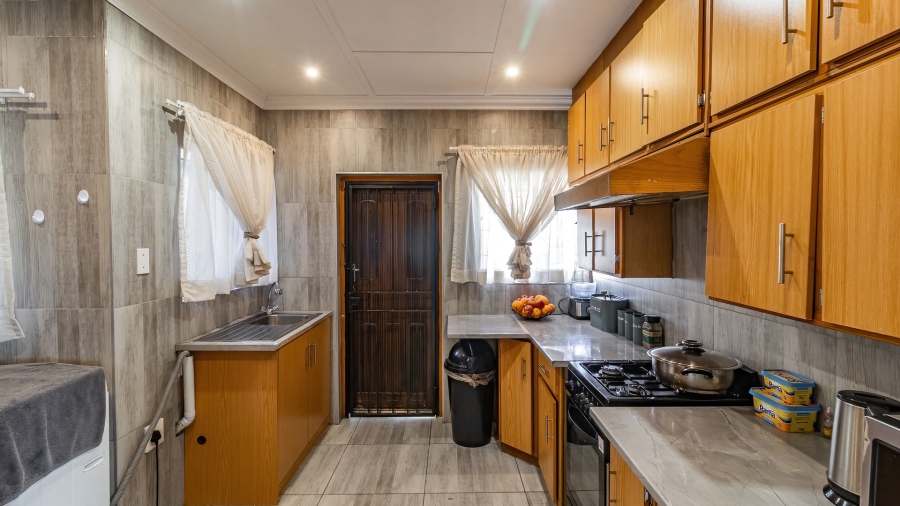 3 Bedroom Property for Sale in Robertsham Gauteng