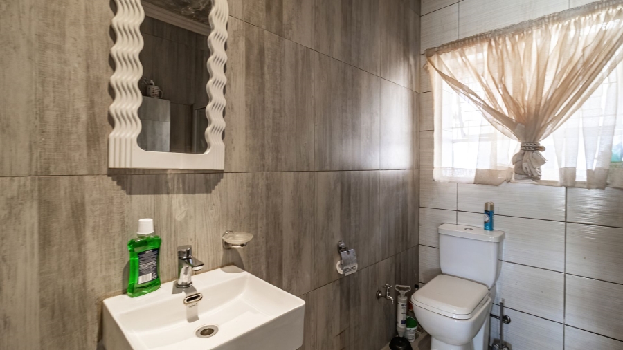 3 Bedroom Property for Sale in Robertsham Gauteng