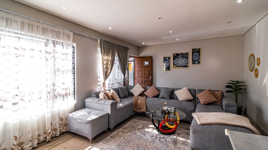 3 Bedroom Property for Sale in Robertsham Gauteng