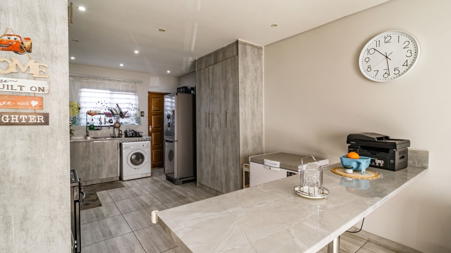 3 Bedroom Property for Sale in Robertsham Gauteng