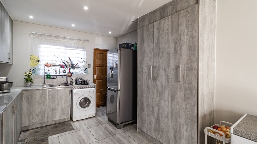3 Bedroom Property for Sale in Robertsham Gauteng