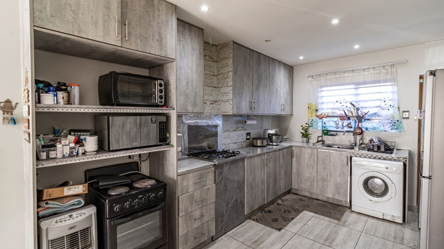 3 Bedroom Property for Sale in Robertsham Gauteng