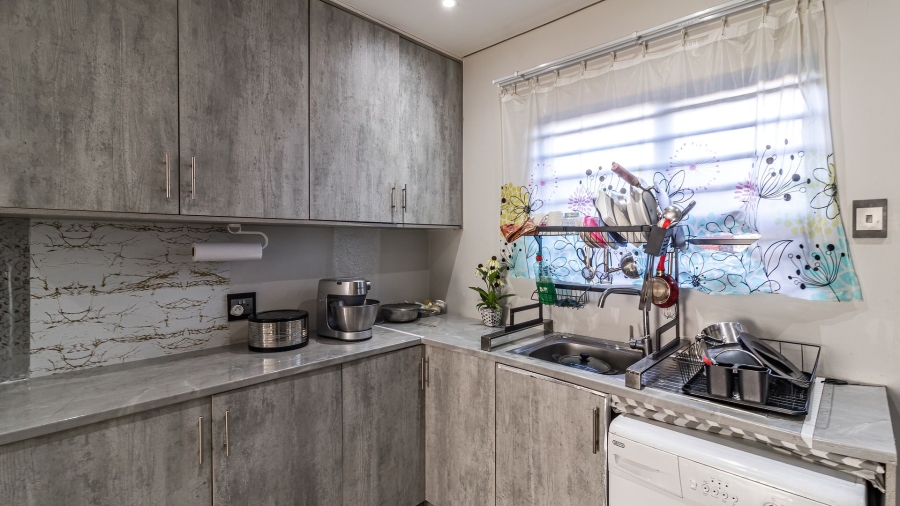 3 Bedroom Property for Sale in Robertsham Gauteng